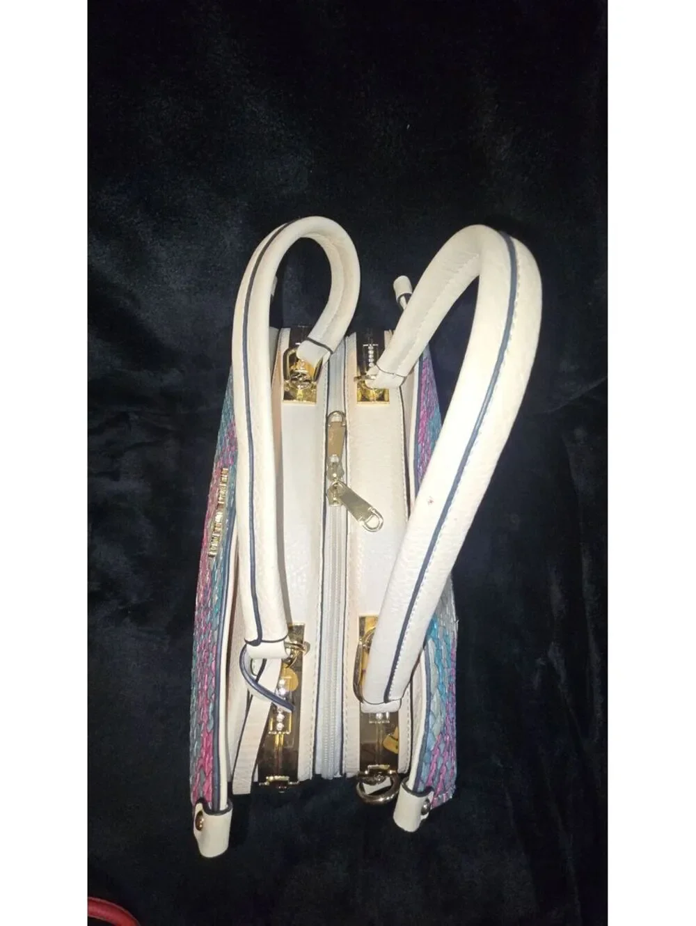 Michael Kors **signs wear